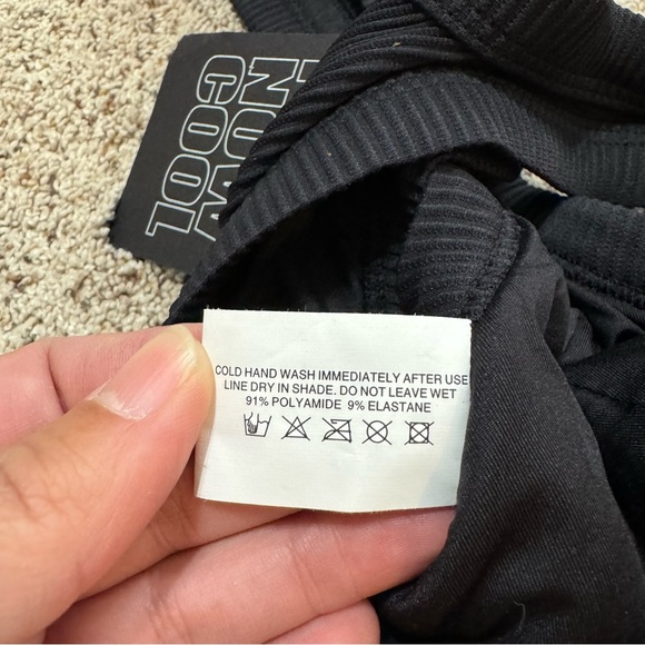 It’s Now Cool 90s Frame Crop Bikini Top—L - Picture 5 of 7